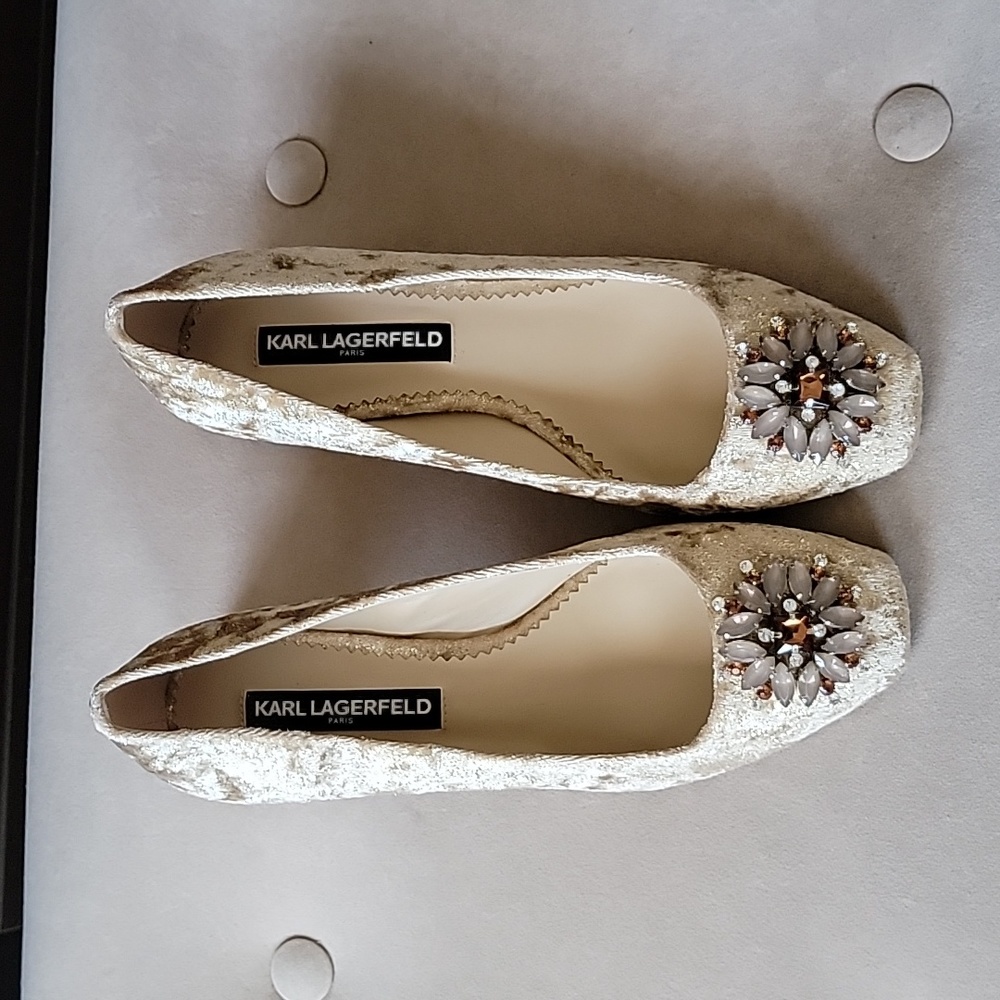 New Karl Lagerfeld Halina Gold Velvet Pumps